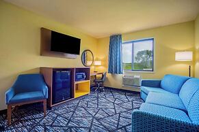Days Inn & Suites by Wyndham Waterloo