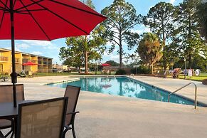 Best Western Colonial Inn