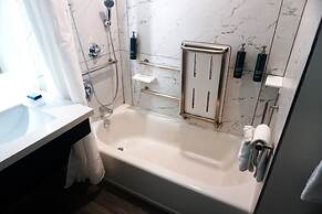 Hilton Appleton Paper Valley