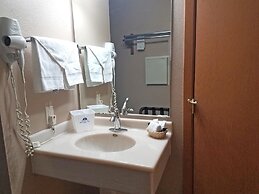 Americas Best Value Inn & Suites Bismarck