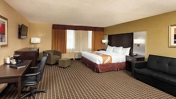 Quality Inn & Suites Downtown