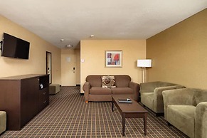 Quality Inn & Suites Downtown