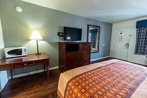 American Inn & Suites Russellville