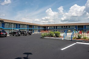 American Inn & Suites Russellville