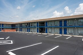 American Inn & Suites Russellville
