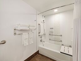 Crowne Plaza Albany - The Desmond Hotel by IHG
