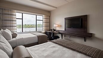 Best Western Plus Coastline Inn
