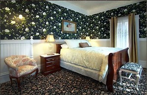 Gingerbread Mansion Inn