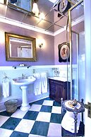 Gingerbread Mansion Inn