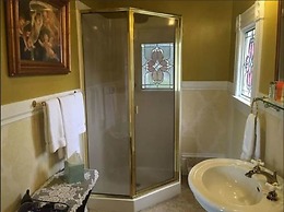 Gingerbread Mansion Inn