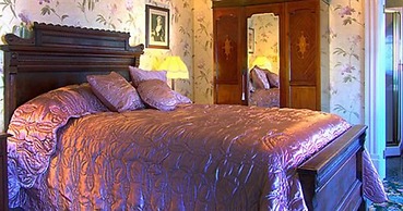 Gingerbread Mansion Inn