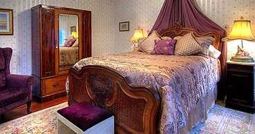 Gingerbread Mansion Inn