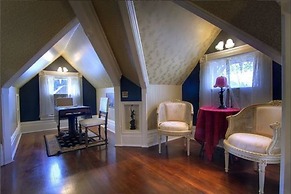 Gingerbread Mansion Inn