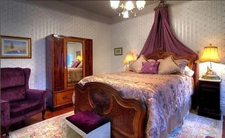 Gingerbread Mansion Inn