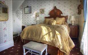 Gingerbread Mansion Inn