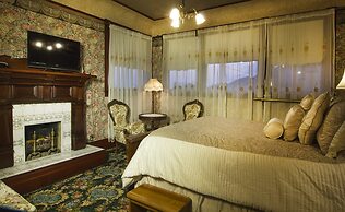 Gingerbread Mansion Inn