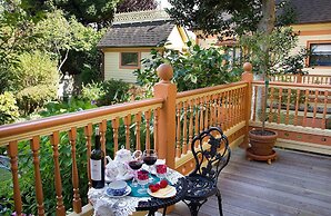 Gingerbread Mansion Inn