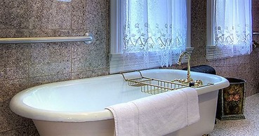 Gingerbread Mansion Inn