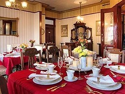 Gingerbread Mansion Inn