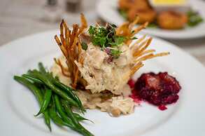 Historic Boone Tavern Hotel and Restaurant