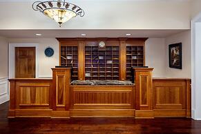 Historic Boone Tavern Hotel and Restaurant