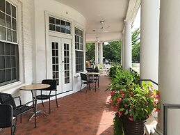Historic Boone Tavern Hotel and Restaurant