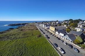 The Mendocino Hotel and Garden Suites