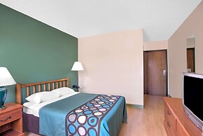 Super 8 by Wyndham Ticonderoga