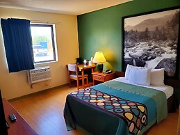 Super 8 by Wyndham Ticonderoga