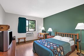Super 8 by Wyndham Ticonderoga