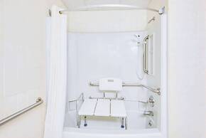 Super 8 by Wyndham Port Clinton