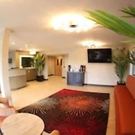 Super 8 by Wyndham Portsmouth