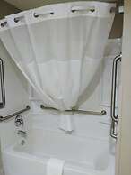 Super 8 by Wyndham Portsmouth