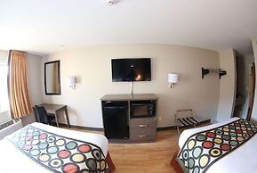 Super 8 by Wyndham Portsmouth