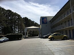 Motel 6 Raleigh, NC - Cary