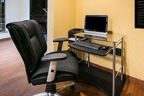 Super 8 by Wyndham Oklahoma Airport Fairgrounds West