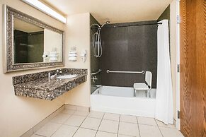 Super 8 by Wyndham Oklahoma Airport Fairgrounds West