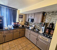 Super 8 by Wyndham Lewisburg