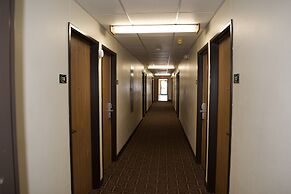 AmeriVu Inn & Suites