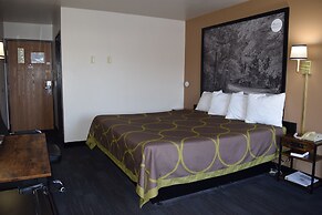 AmeriVu Inn & Suites