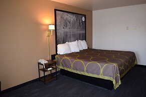 AmeriVu Inn & Suites