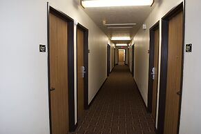 AmeriVu Inn & Suites