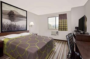 Super 8 by Wyndham Waynesboro