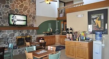 AmericInn by Wyndham Plymouth