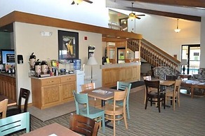 AmericInn by Wyndham Plymouth