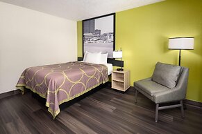 Super 8 by Wyndham South Boston VA