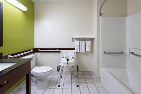 Super 8 by Wyndham South Boston VA