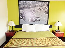 Super 8 by Wyndham South Boston VA