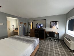 AmericInn by Wyndham Glendale/Milwaukee