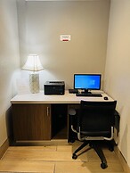 AmericInn by Wyndham Glendale/Milwaukee